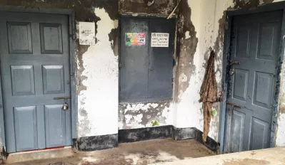 সাবরেজিস্ট্রার অফিসে তালা
