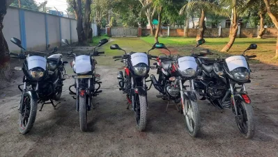 উদ্ধারকৃত ৫ চোরাই মটোরসাইকেল। 