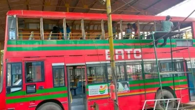 সাফজয়ী সানজিদাদের জন্য বিআরটিসির কমলাপুর ডিপোতে তৈরি হচ্ছে ছাদখোলা বাস। ছবি- সংগৃহীত