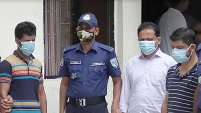 প্রশ্নপত্র ফাঁসের ঘটনায় গ্রেফতার দুই শিক্ষকসহ তিনজন। ছবি: ইত্তেফাক