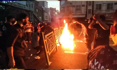 বিক্ষোভে উত্তাল ইরান 
