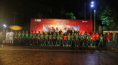 সাংস্কৃতিক জোটের সংবর্ধনায় সাফ চ্যাম্পিয়নরা। ছবি- আব্দুল গনি