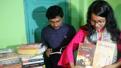 নিখিল-সান্ত্বনার হাতে নগদের ১০১ টি বই