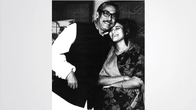 বঙ্গবন্ধু শেখ মুজিবুর রহমানের সঙ্গে শেখ হাসিনা। 