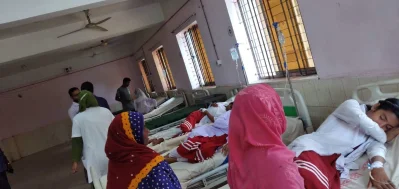 বিদ্যালয়ের পানি পান করে ৬০ শিক্ষার্থী হাসপাতালে। ছবি- ইত্তেফাক