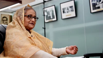 ভয়েস অব আমেরিকার সঙ্গে আলাপকালে প্রধানমন্ত্রী শেখ হাসিনা। ছবি: সংগৃহীত