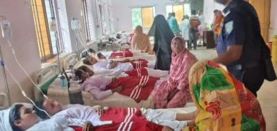 বিদ্যালয়ের পানি পান করে ৬০ শিক্ষার্থী হাসপাতালে। ছবি- ইত্তেফাক