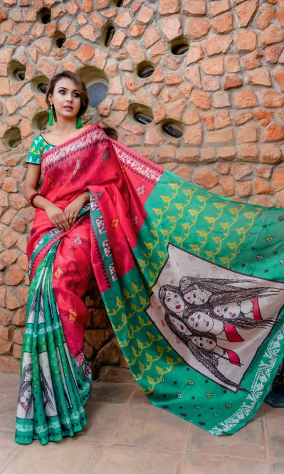 ছবি ও পোশাক: শুকসারী