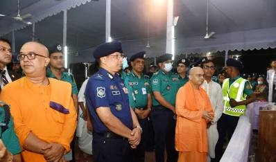 রাজধানীর বিভিন্ন মন্দির পরিদর্শন করেন আইজিপি।