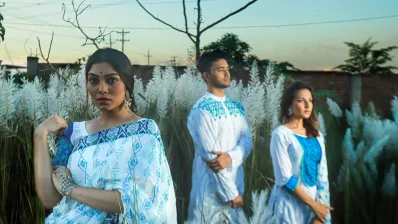 ছবি ও পোশাক: কে ক্র্যাফট