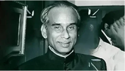 জাতির পিতা শেখ মুজিবুর রহমানের খুনি মোশতাক (খন্দকার মোশতাক আহমেদ)