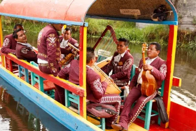 অ্যাজটেক উপজাতি এখানে বসতি স্থাপন করে