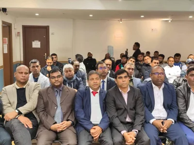 ইতালির মিলান শহরে বৈধপথে রেমিট্যান্স প্রেরণে সমস্যা চিহ্নিতকরণ ও সমাধানের লক্ষ্যে বাংলাদেশি প্রবাসীদের নিয়ে কর্মশালায় উপস্থিত প্রবাসীরা।