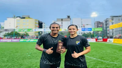 দুই বাংলাদেশী নারী ফুটবলার সাবিনা খাতুন ও মাতসুসিমা সুমাইয়া