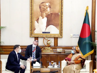 প্রধানমন্ত্রী শেখ হাসিনার সঙ্গে তার সরকারি বাসভবন গণভবনে সৌজন্য সাক্ষাৎকালে রোসাটম&rsquo;র মহাপরিচালক আলেক্সি লিখাচেভ। ছবি- ফোকাস বাংলা