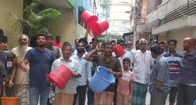 ৬৬ নম্বর গলিতে ওয়াসার পানির জন্য বিক্ষোভ