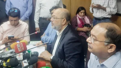 সংবাদ সম্মেলনে প্রতিমন্ত্রী। 