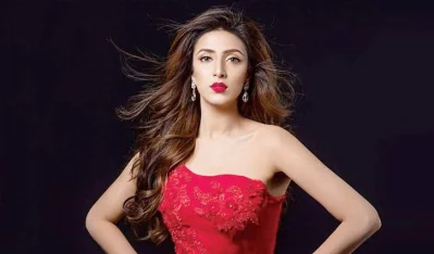 অভিনেত্রী বিদ্যা সীনহা মীম। 
