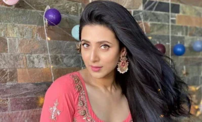 অভিনেত্রী বিদ্যা সীনহা মীম। 