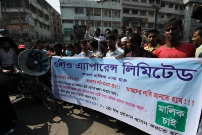 সড়ক অবরোধ। ছবি: আব্দুল গনি