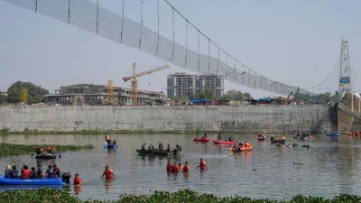 উদ্ধার কাজ চলছে