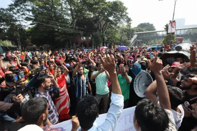 সড়ক অবরোধ। ছবি: আব্দুল গনি