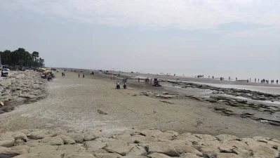 ধর্মঘটের কারণে প্রায় ৭০ শতাংশ পর্যটক কমেছে কুয়াকাটায়