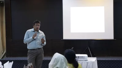 প্রকল্পের ধারণা উপস্থাপন করেন আসিফ জাহান। ছবি: ইত্তেফাক