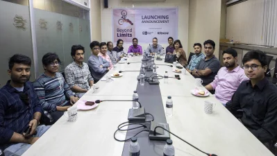 ইত্তেফাক ডিজিটালের সংবাদকর্মীদের সঙ্গে মতবিনিময় করেন ডয়চে ভেলের ডিজিটাল ডিস্ট্রিবিউশন ম্যানেজার ম্যাক্সিমিলান পেইকার্ট। ছবি: আব্দুল গনি