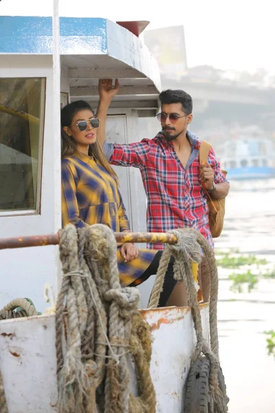 ছবি ও পোশাক: ইয়াংকে