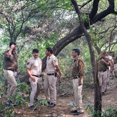 জঙ্গলে ফেলা দেওয়া শ্রদ্ধার টুকরো দেহ খুঁজছে পুলিশ 