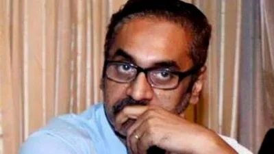 ফ্রান্সে অবস্থানরত লেখক ও অনলাইন অ্যাকটিভিস্ট পিনাকী ভট্টাচার্য। ফাইল ছবি