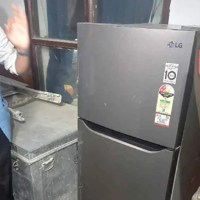 এই ফ্রিজে রাখা হয়েছিল শ্রদ্ধার টুকরো দেহ 