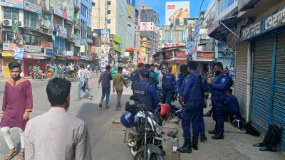 সিলেট নগরীতে পুলিশের টহল। ছবি: ইত্তেফাক
