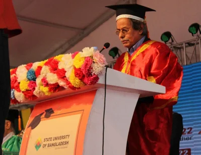 সমাবর্তন বক্তা সৈয়দ মনজুরুল ইসলাম।