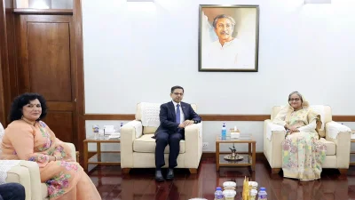 প্রধানমন্ত্রী শেখ হাসিনার সঙ্গে গণভবনে সাক্ষাৎ করেন নবনিযুক্ত ভারতীয় হাইকমিশনার প্রণয় ভার্মা। ছবি: ফোকাস বাংলা