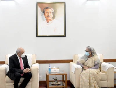প্রধানমন্ত্রী শেখ হাসিনার সঙ্গে ডা. জগৎ নরুলার সাক্ষাত। ছবি: ফোকাস বাংলা