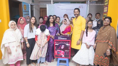 লাইটশোর ফাউন্ডেশন এর উদ্যোগে আলোর পাখি স্কুলে স্যানিটারি ন্যাপকিন বক্স স্থাপন
