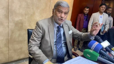 দেশের মূল্যস্ফীতি নিয়ে সাংবাদিকদের সঙ্গে কথা বলছেন পরিকল্পনামন্ত্রী এম এ মান্নান। ছবি: সংগৃহীত