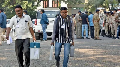 গুজরাটে প্রথম দফায় ভোটার উপস্থিতি গত নির্বাচনের চেয়ে কম।