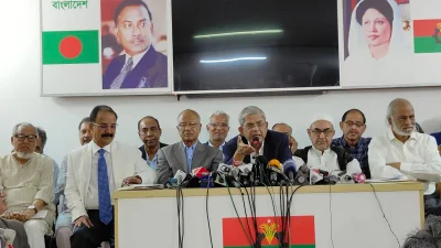  বিএনপি চেয়ারপারসনের রাজনৈতিক কার্যালয়ে বিএনপির সংবাদ সম্মেলন। ছবি: ইত্তেফাক