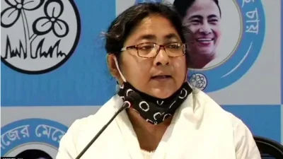 এই দলে রয়েছেন দোলা সেন