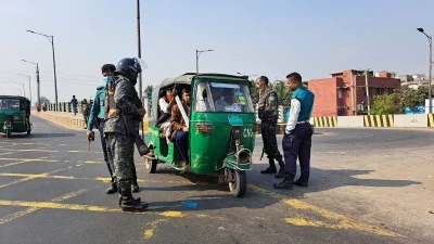 নিরাপত্তার চাদরে রাজধানীসহ প্রবেশপথগুলো। ছবি: ইত্তেফাক