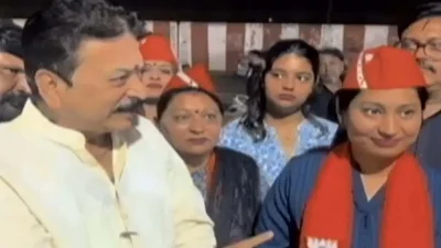 নারোদা পাটিয়ার ঘটনায় দোষী সাব্যস্ত হওয়া এক ব্যক্তির চিকিৎসক কন্যাও বিজেপির টিকিটে জিতেছেন।