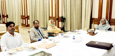 প্রধানমন্ত্রীর সঙ্গে রওশন-জিএম কাদেরের সাক্ষাৎ। ছবি: পিএমও