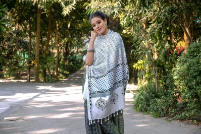 ছবি ও পোশাক: অঞ্জন&rsquo;স