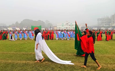 মহান মুক্তিযুদ্ধে বীরাঙ্গনার প্রতীকী ডিসপ্লে প্রদর্শন। 