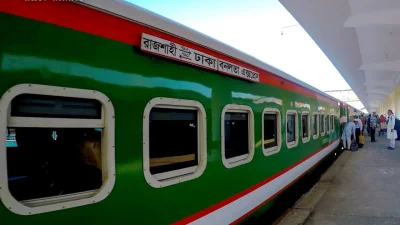 বনলতা এক্সপ্রেস ট্রেন। ছবি- সংগৃহীত