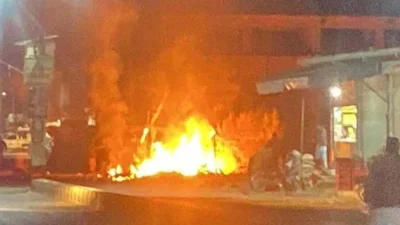  সোমবার রাতে বেলুচিস্তান প্রদেশের খুজদার জেলার উমর ফারুক চকের কাছে আরেকটি বিস্ফোরণে কমপক্ষে ১৩ জন বেসামরিক ব্যক্তি আহত হয়েছেন 