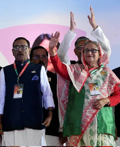 আওয়ামী লীগের সভাপতি শেখ হাসিনা, সাধারণ সম্পাদক ওবায়দুল কাদের। ছবি: পিআইডি